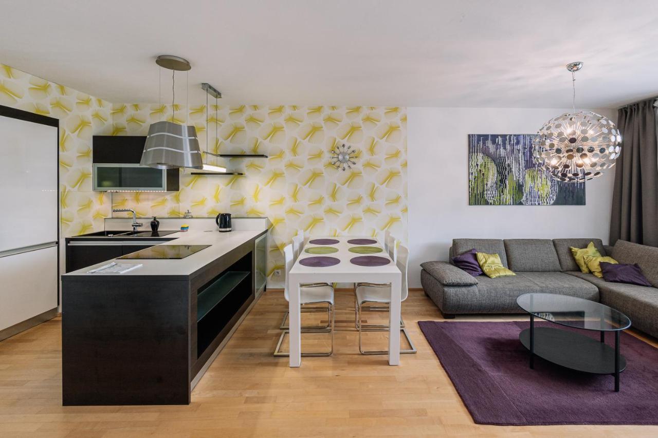 Apartment Family Bratislava Parking Slot Included! Esterno foto